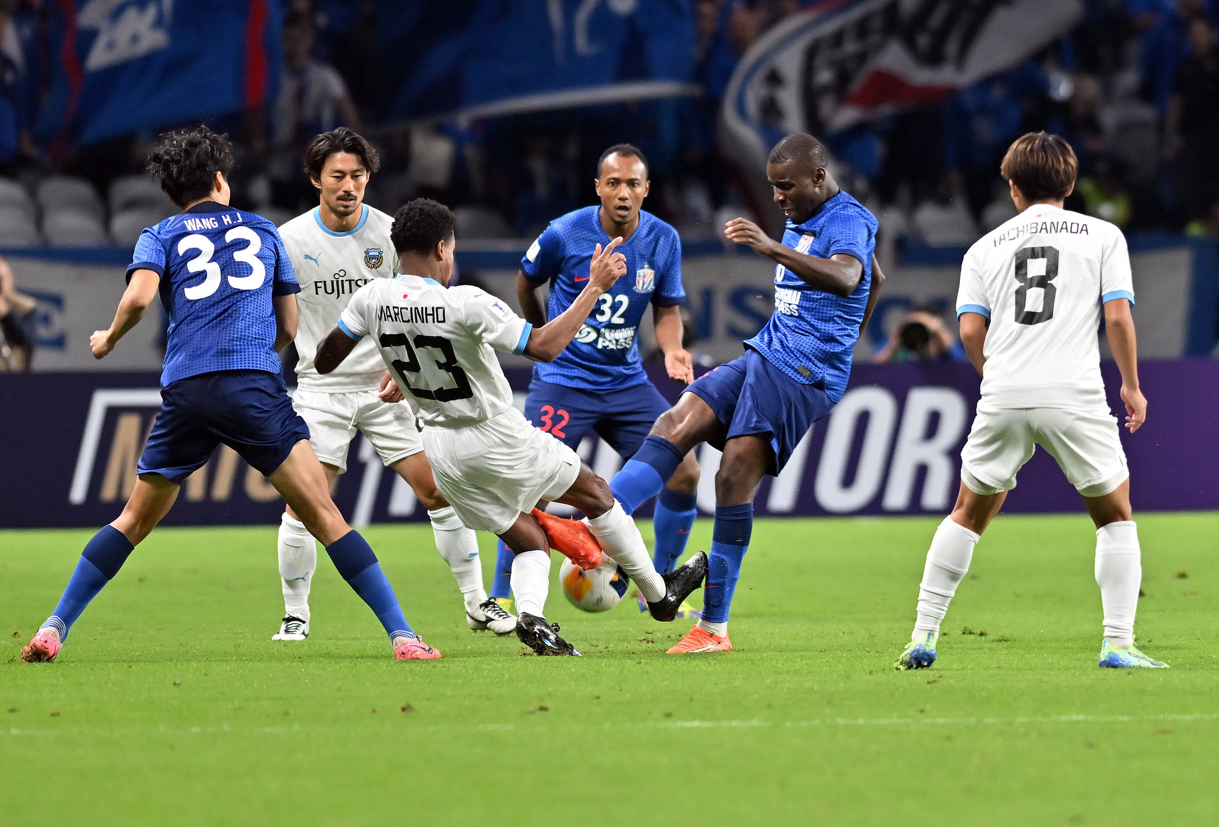 诺里斯用他 诺里斯用他