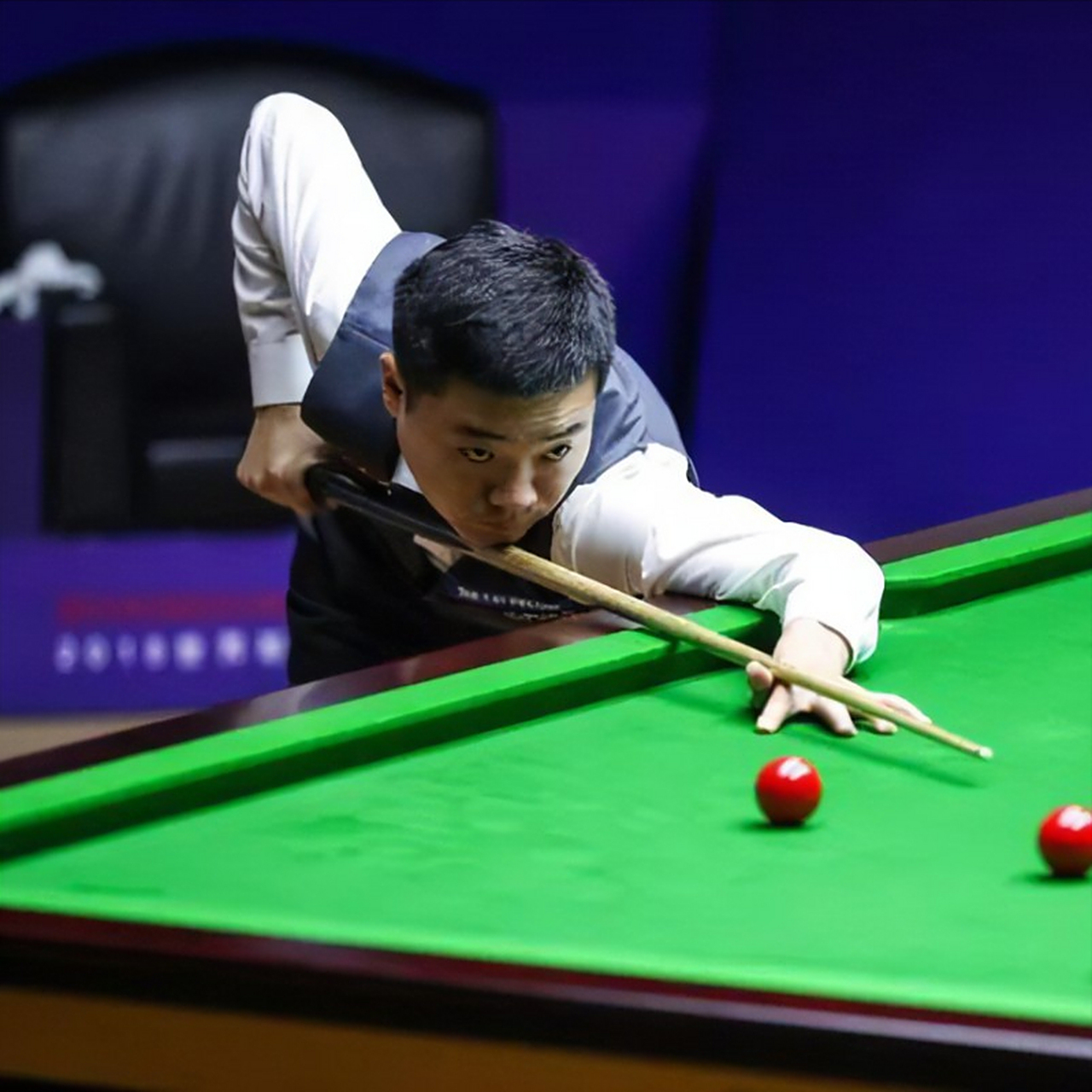 他的两次助 他的两次助