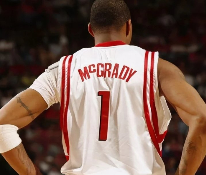 呆妹儿突破自我组女团，连跳热舞后吐槽导播，网友：康复训练？